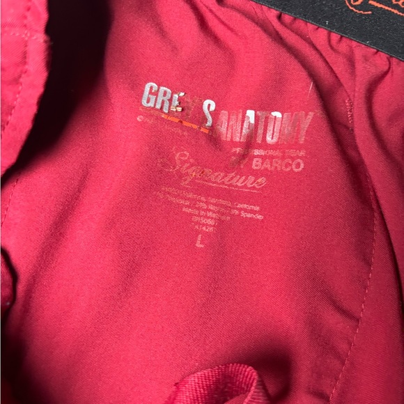Burgundy Grey’s Anatomy Women’s   Scrub Set Size Large - Picture 13 of 16